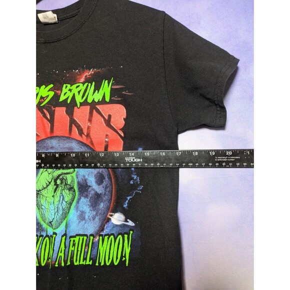 Chris Brown Heartbreak on a Full Moon Tour 2018 Tee Size Small Black Graphic Tee - Picture 6 of 7